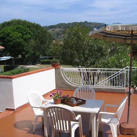 Apart-hotel Baia Azzurra 4*