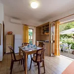 Baia Azzurra 公寓式酒店